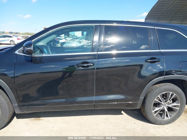 2018 TOYOTA HIGHLANDER LE PLUS VIN: 5TDZZRFH3JS249521