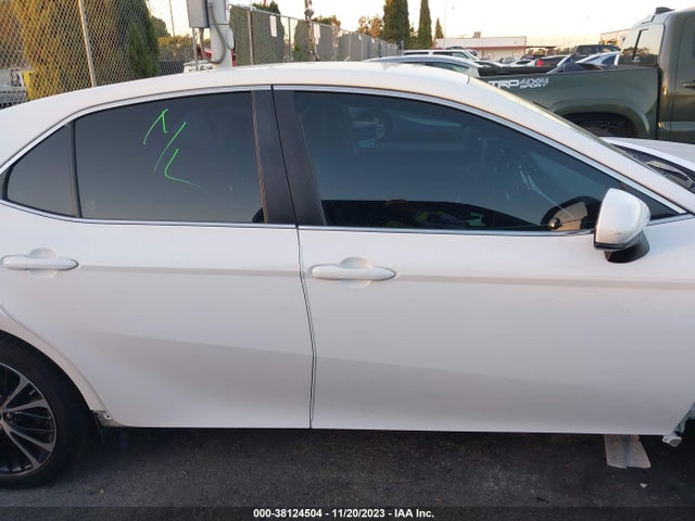 Toyota CAMRY SE 2018 4T1B11HK3JU559534 Image 13