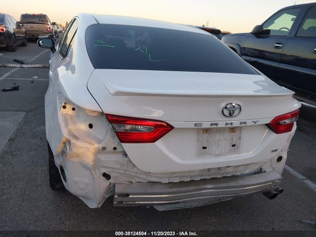 Toyota CAMRY SE 2018 4T1B11HK3JU559534 Image 16