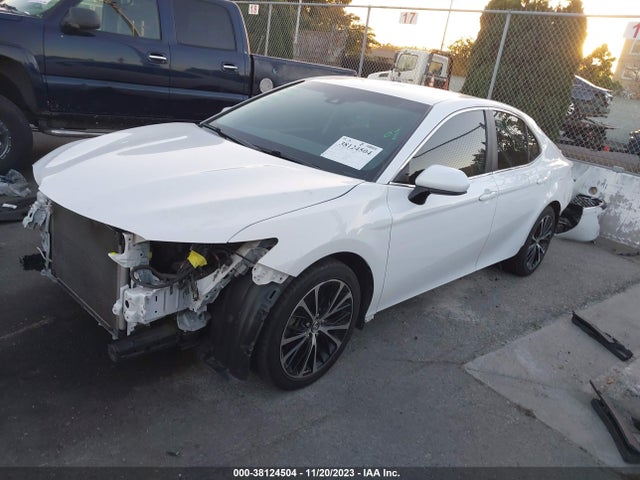 Toyota CAMRY SE 2018 4T1B11HK3JU559534 Image 2