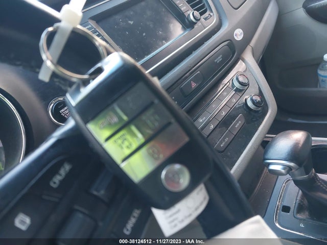 2017 KIA SEDONA LX VIN: KNDMB5C10H6307240