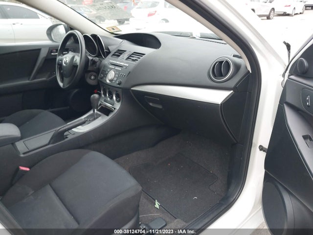 2011 MAZDA MAZDA3 I TOURING VIN: JM1BL1VG2B1438401