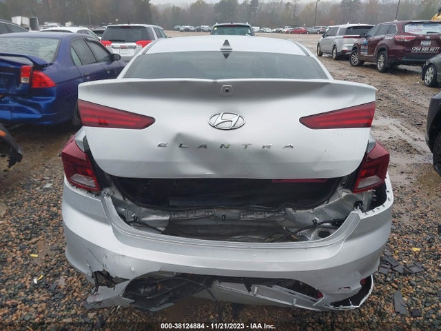 Hyundai ELANTRA SEL 2019 5NPD84LFXKH414569 Image 16