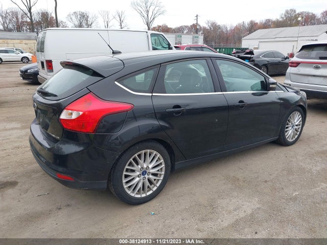 2013 FORD FOCUS TITANIUM VIN: 1FADP3N24DL120810