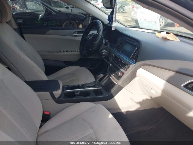 2016 HYUNDAI SONATA 2.4L SE VIN: 5NPE24AF6GH316204