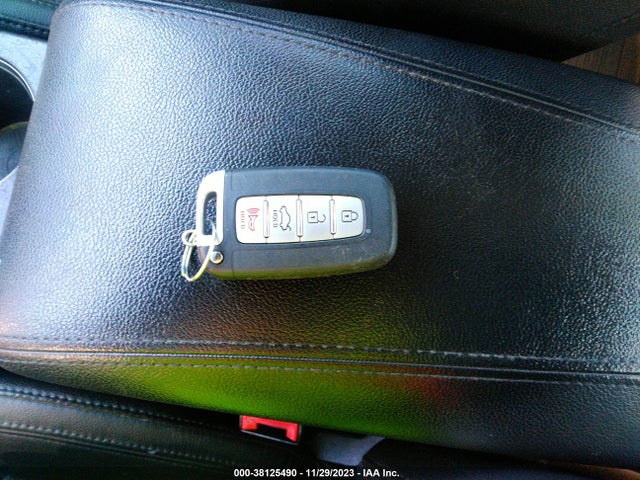 2011 HYUNDAI SONATA SE VIN: 5NPEC4AC8BH282858
