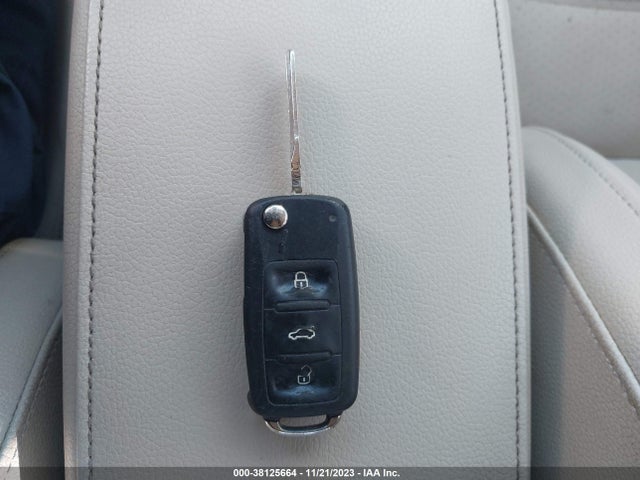 2013 VOLKSWAGEN JETTA 2.5L SE VIN: 3VWDP7AJ3DM353877
