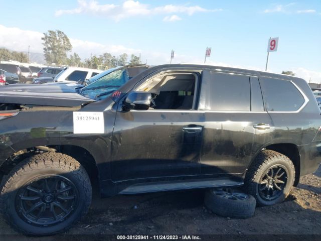 JTJHY7AX6H4224858 Lexus LX 570
