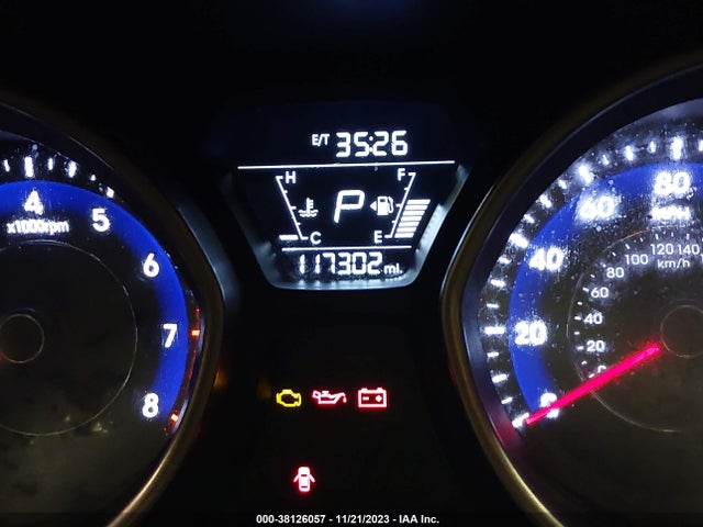 2014 HYUNDAI ELANTRA SE VIN: 5NPDH4AE3EH529335