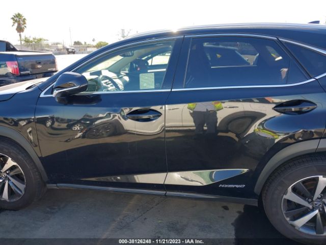 JTJGJRDZ7M2155385 Lexus NX 300H
