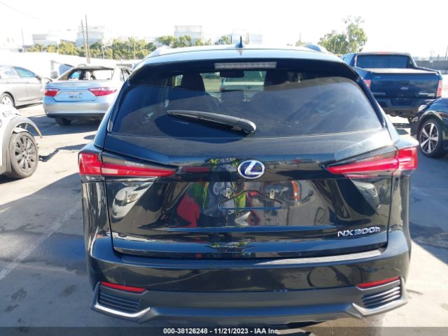 JTJGJRDZ7M2155385 Lexus NX 300H