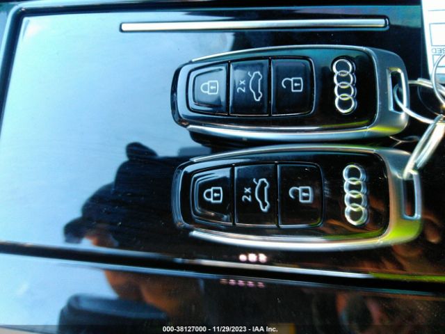 2023 AUDI S8 WAULSAF81PN014994 Photo 10