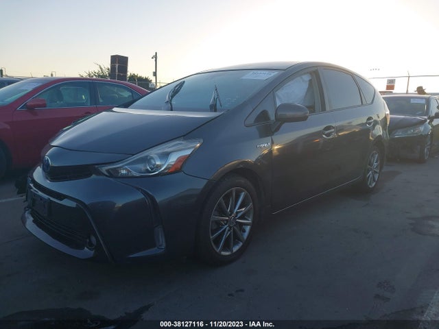 Toyota Prius V Five 2015 JTDZN3EU5FJ030006 Image 2