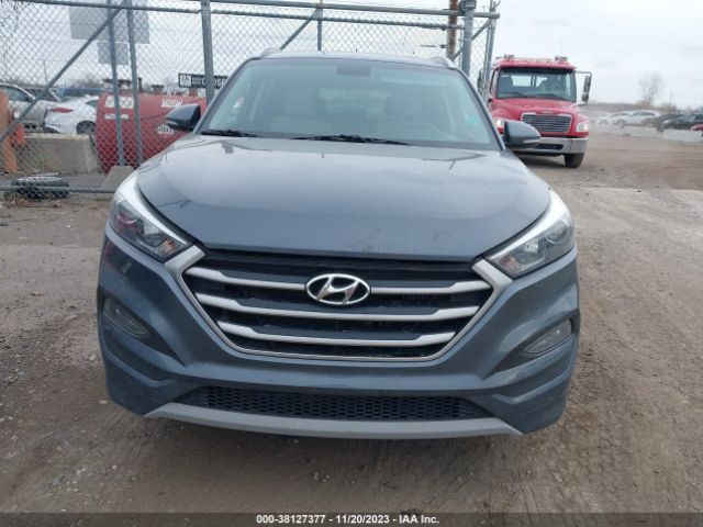 KM8J3CA22HU364062 Hyundai Tucson Sport