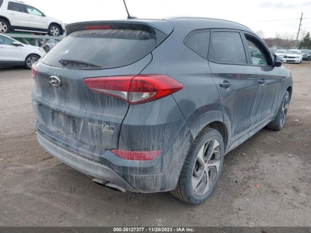KM8J3CA22HU364062 Hyundai Tucson Sport
