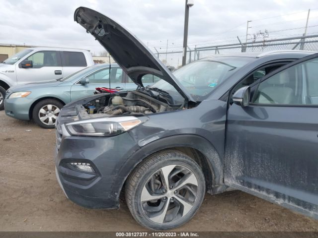 KM8J3CA22HU364062 Hyundai Tucson Sport