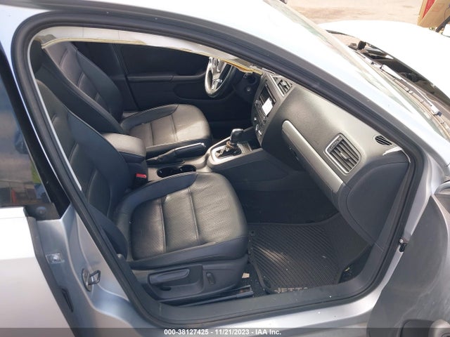 3VWD17AJ1EM304213 Volkswagen Jetta 1.8t Se