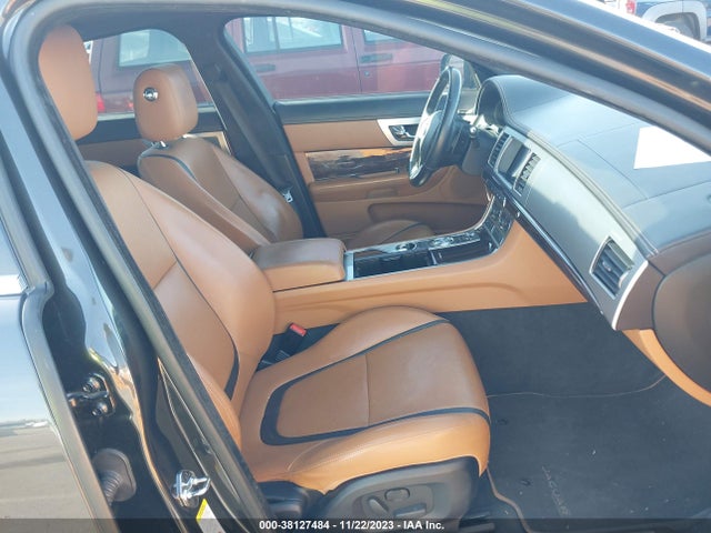 2014 JAGUAR XF SAJWA0EX7E8U18711 Photo 4