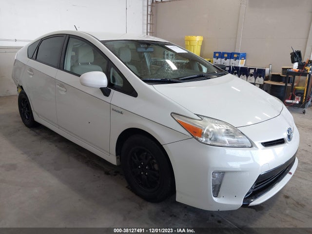 Toyota Prius Two 2015 JTDKN3DU0F0458705 Image 17