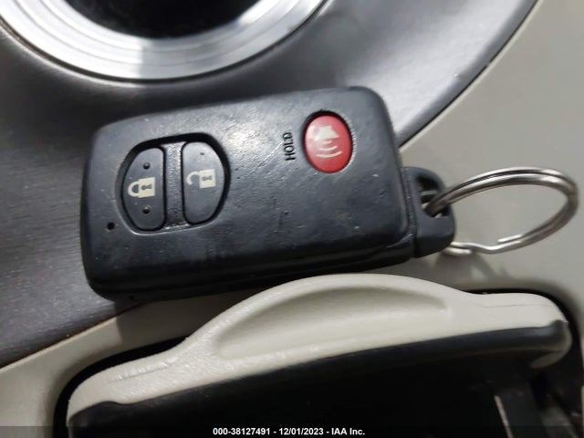 Toyota Prius Two 2015 JTDKN3DU0F0458705 Image 27