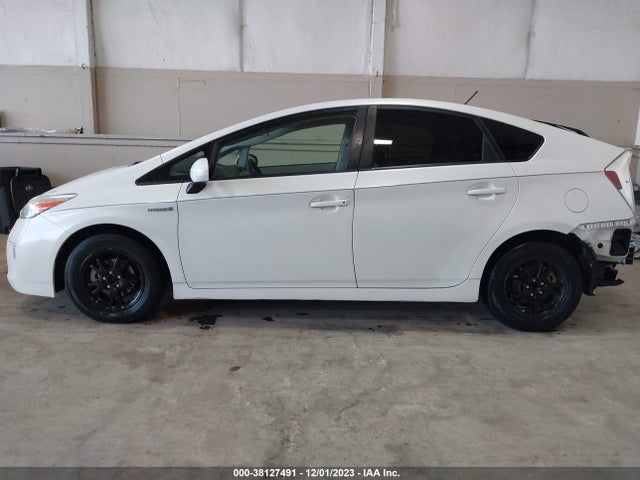 Toyota Prius Two 2015 JTDKN3DU0F0458705 Image 30