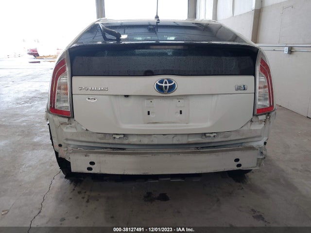 Toyota Prius Two 2015 JTDKN3DU0F0458705 Image 32