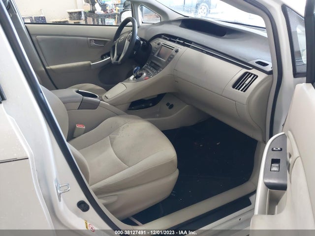 Toyota Prius Two 2015 JTDKN3DU0F0458705 Image 21