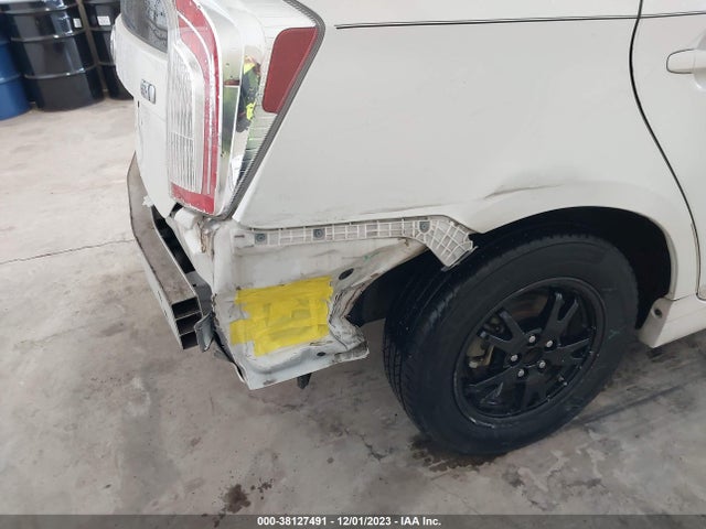 Toyota Prius Two 2015 JTDKN3DU0F0458705 Image 22