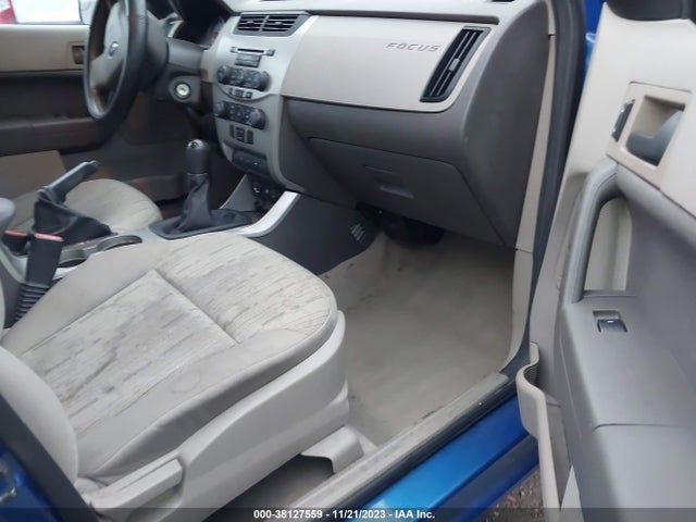2011 FORD FOCUS SE VIN: 1FAHP3FN2BW150894