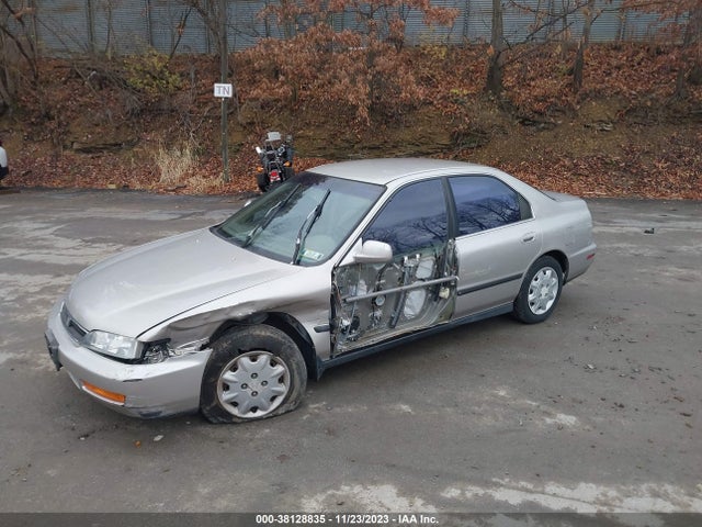 1997 HONDA ACCORD SDN LX VIN: 1HGCD5535VA274041