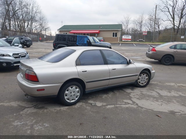 1997 HONDA ACCORD SDN LX VIN: 1HGCD5535VA274041