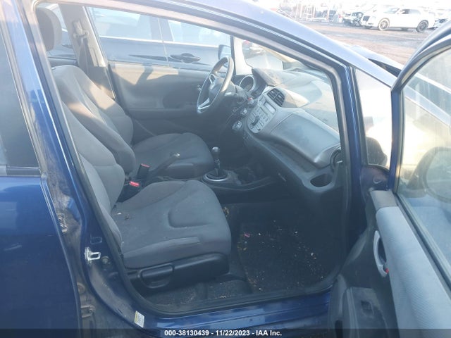 2013 HONDA FIT VIN: JHMGE8G31DC023854