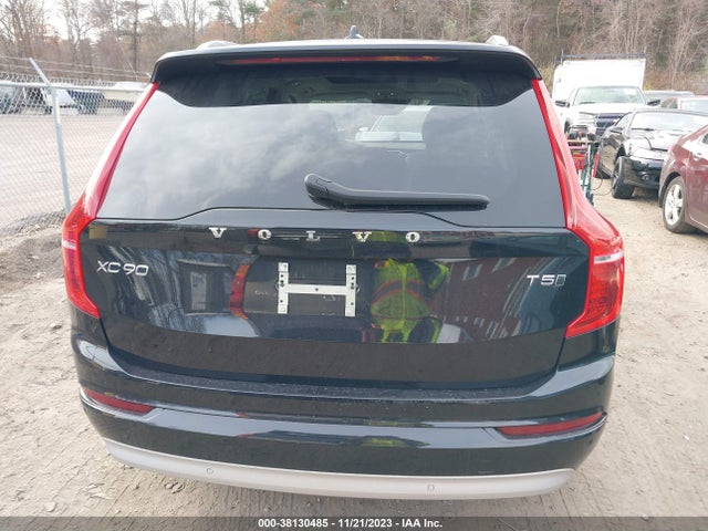 2022 VOLVO XC90 T5 MOMENTUM 7 PASSENGER VIN: YV4102PK9N1777993