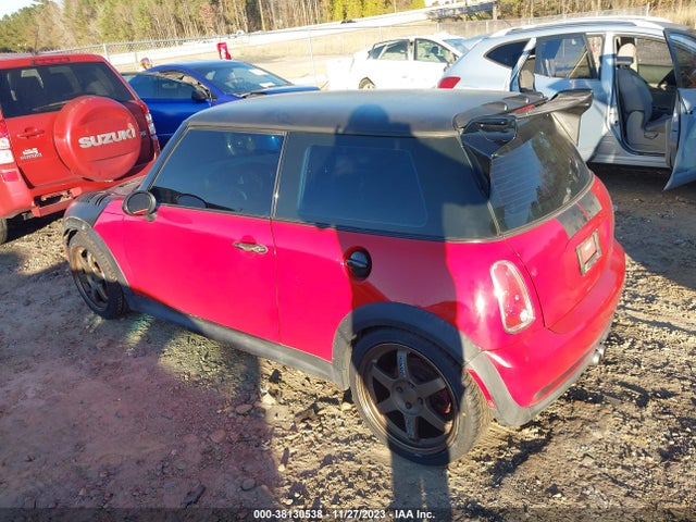 2006 MINI COOPER S WMWRE33586TL20818 Photo 2