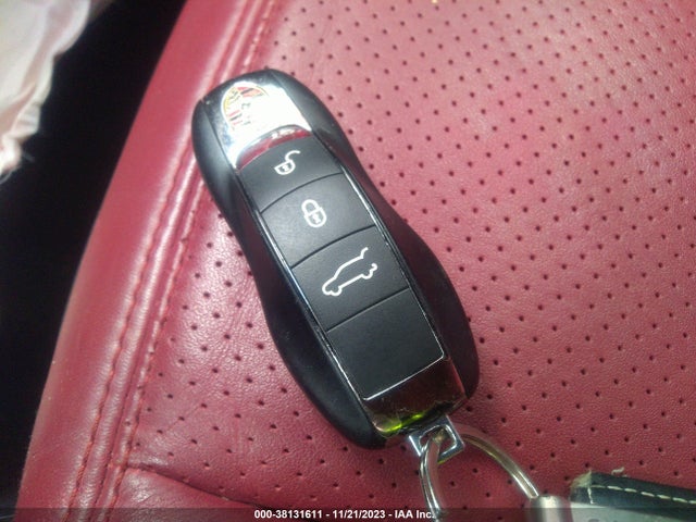 2018 PORSCHE MACAN WP1AG2A54JLB65313 Photo 10