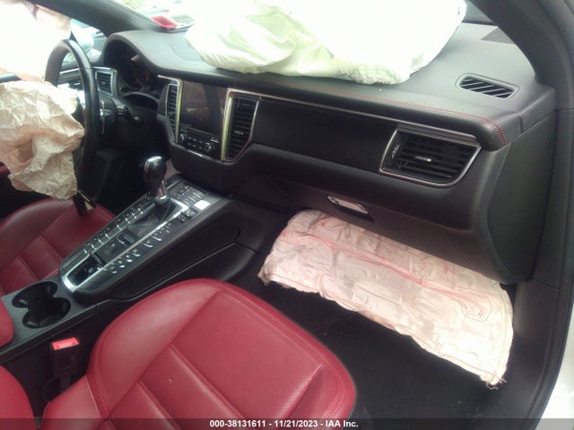 2018 PORSCHE MACAN WP1AG2A54JLB65313 Photo 4