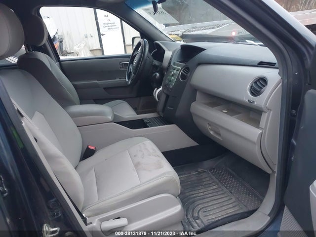 38131879 :رقم المزاد ، 5FNYF4H41BB098878 vin ، 2011 Honda Pilot Ex مزاد بيع