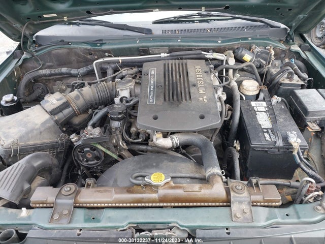 2000 MITSUBISHI MONTERO SPORT LS/XLS VIN: JA4LS31H6YP015922