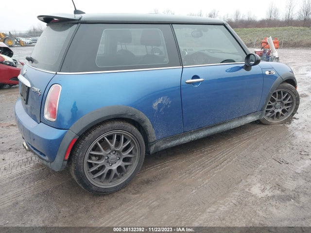 2006 MINI COOPER S WMWRE33526TN26359 Photo 3