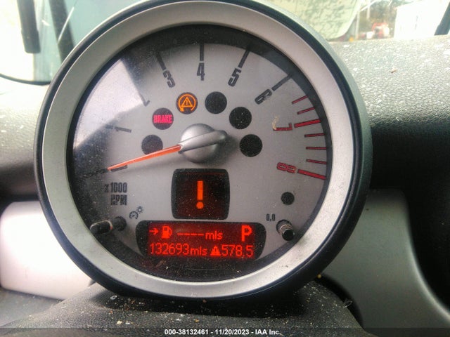 2009 MINI COOPER CLUBMAN WMWML33519TX36410 Photo 6