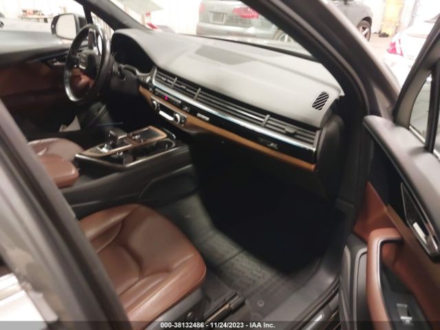 2017 AUDI Q7 WA1LAAF70HD010174 Photo 4