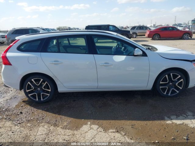 YV140MEL1J2380025 Volvo V60 T5 Dynamic