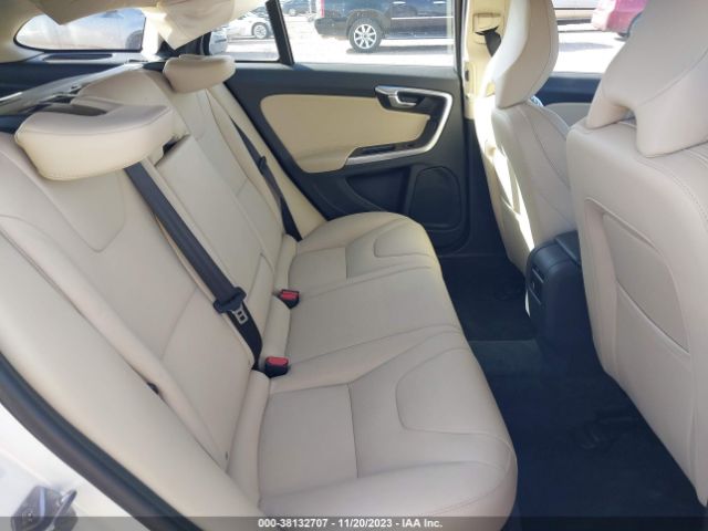 YV140MEL1J2380025 Volvo V60 T5 Dynamic
