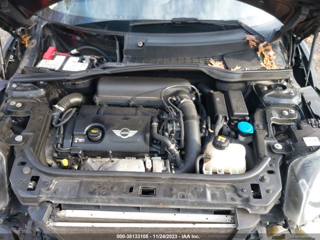 2016 MINI COUNTRYMAN WMWZC5C57GWU04825 Photo 9