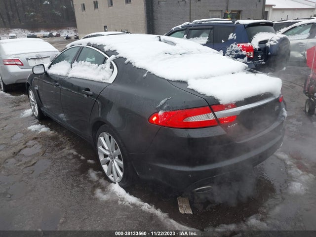 2013 JAGUAR XF SAJWJ0EF2D8S82218 Photo 2