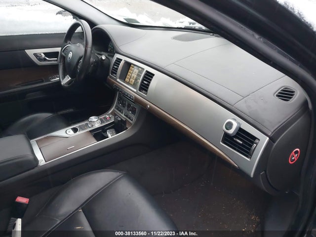 2013 JAGUAR XF SAJWJ0EF2D8S82218 Photo 4