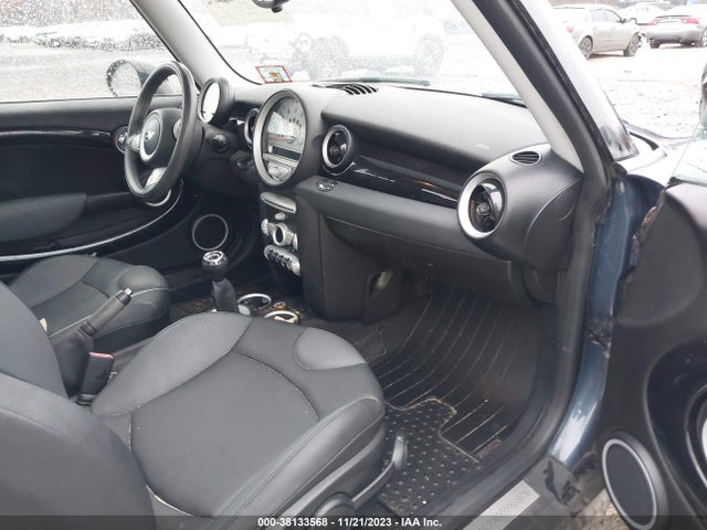 2009 MINI COOPER S WMWMF73559TT99433 Photo 4