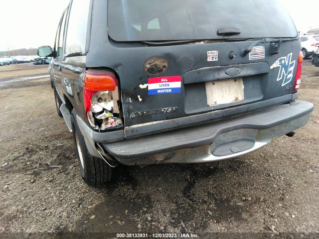 2000 FORD EXPLORER XLT VIN: 1FMZU83P8YZA28005
