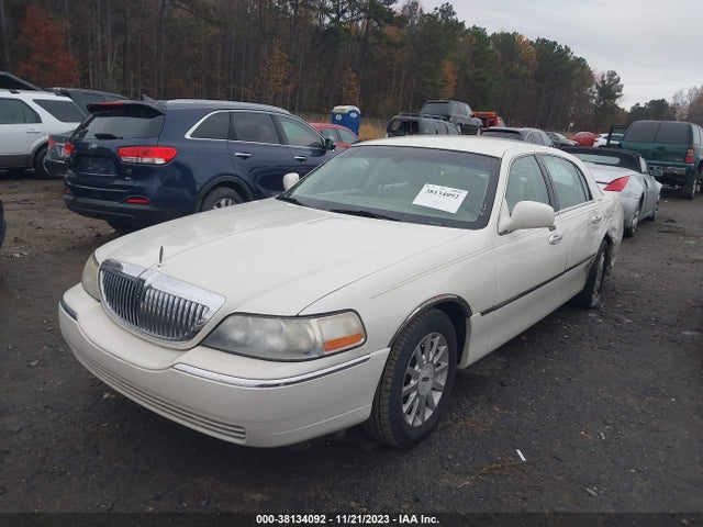 2006 LINCOLN TOWN CAR SIGNATURE VIN: 1LNHM81V36Y620346