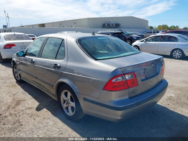 2004 SAAB 9-5 YS3ED49AX43017799 Photo 2